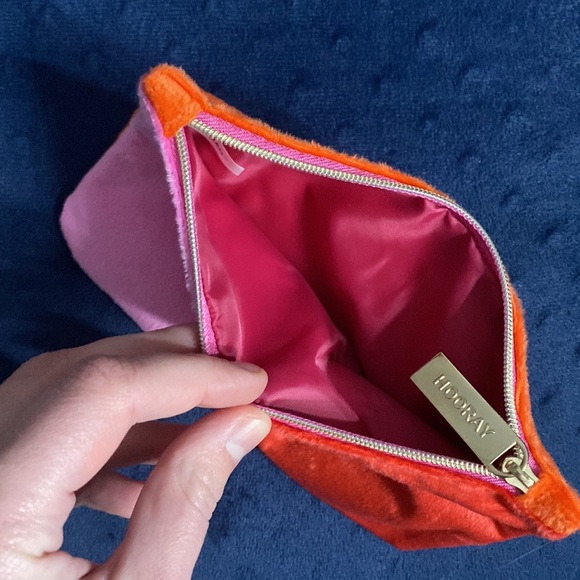 Make up bag and eyeliner set - Picture 7 of 9